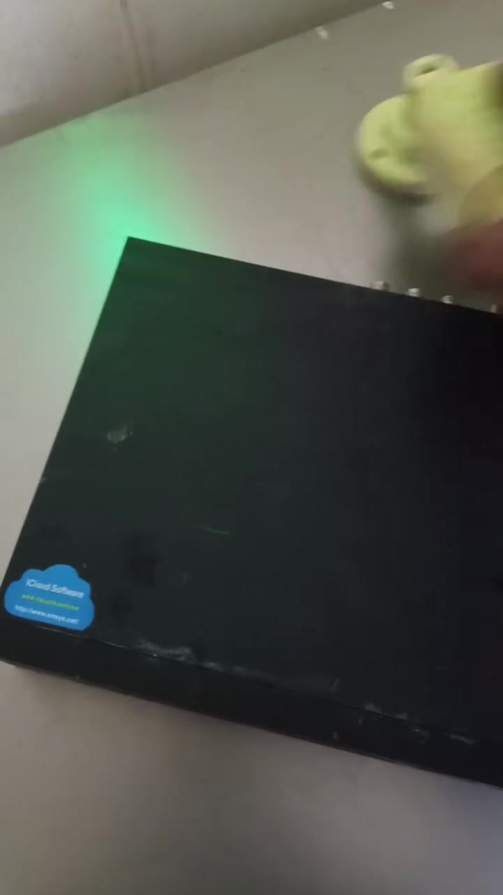 ***********
