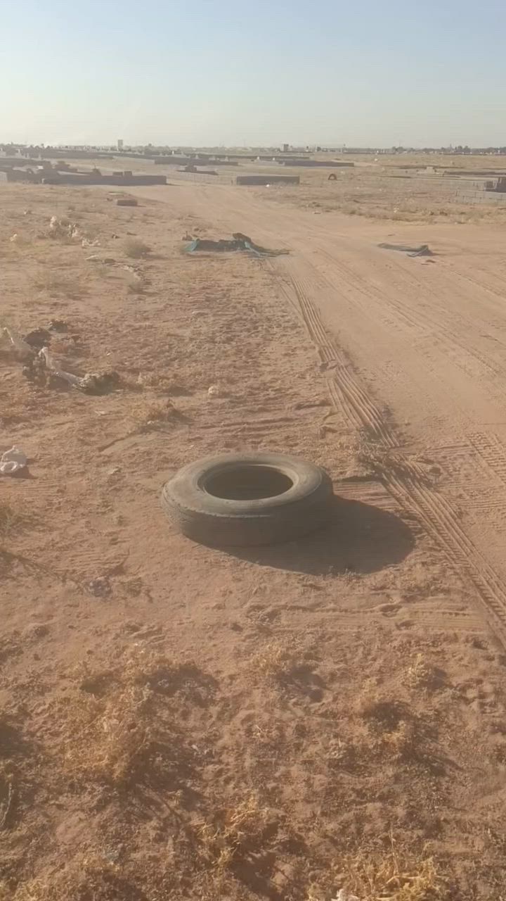 قطعتين متجاورات وحده بصف الثانيه 80متر 
بالمقاطعة السادسه بلوك 19 رقم القطعه 12/13
في بداية السادسه شارع 15 متر اول شارع بالسادسه 
السعر 6 ملاين و500 الف 
***********
