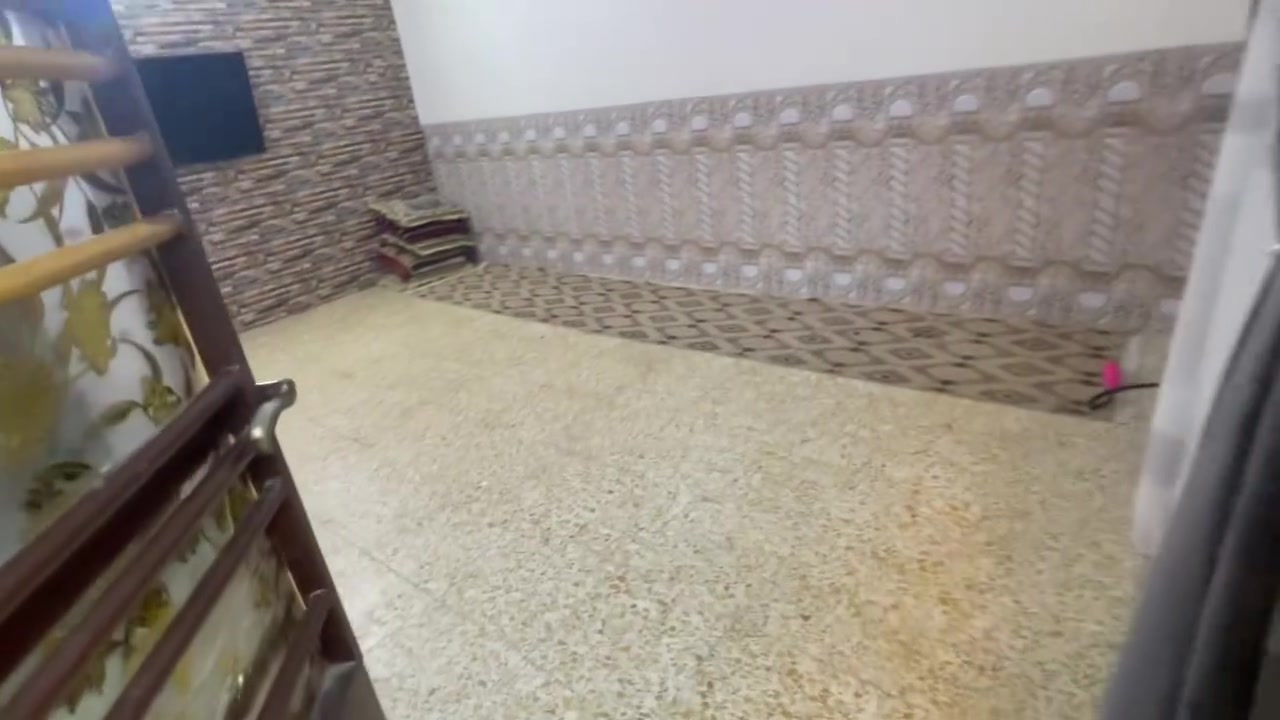 بيت مساحه 100متر قطاع السادس قرب سكله حيدر التميمي الاتصال عله رقم    ***********
بل قرب من السوك ول مستشفى
