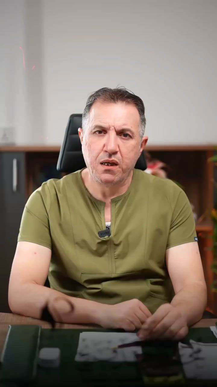 عمليات نحت الجسم..
 من أكثر عمليات التجميل شيوعًا، ويهدف إلى إعادة تنسيق القوام من خلال شفط الدهون من مناطق مثل البطن،اللغلوغ الظهر، الزنود أو الأفخاذ، وأحيانًا شد عضلات البطن حسب الحاجة.
‎
‎الهدف هو نتيجة متناسقة وطبيعية باستخدام أجهزة حديثة ومعايير أمان عالية، وغالبًا تحت التخدير الموضعي.
‎
‎بيد الدكتور محمد أحمد فريح
‎أخصائي الجراحة التجميلية والتقويمية 💉💪
‎
‎عيادات بيرفكت للتجميل والليزر
‎ 
‎📍 الرمادي، شارع البريد، مقابل بريد و اتصالات الانبار
‎
‎للحجز وللأستفسار
‎الاتصال على الارقام التالية:
‎ ***********
