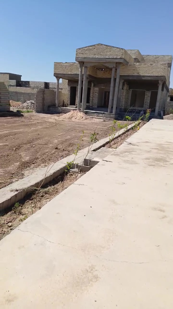 فيلا للبيع مساحه نص دونم طابو زراعي سند25 
تحتوي على صاله عدد2 مطبخ 3نوم هول داخلي
خدمات حديقه كبيره كراج يتسع اكثر من5سيارات 
العنوان منطقة الدوانم مربع الفلل قرب المكاسب  للاستفسار 
***********
