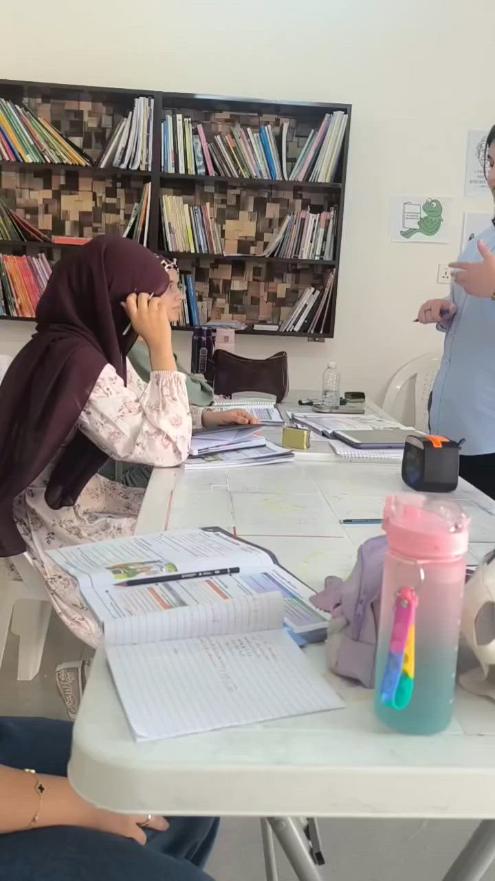 ئەگەر ئارەزووی خولێک دەکەیت کە تەنها بە ئینگلیزی قسە بکەن .پەلەبکەو ناو تۆمار بکە خولەکە دەستی پێ کردووە.
ناونیشان:گەڕەکی مامۆستایان نزیکەی جەبار جەڕاح.***********
