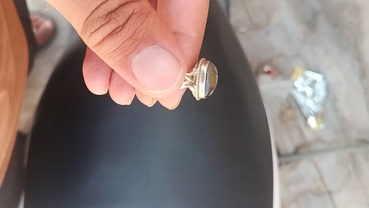سلام عليكم محابس 4 للبيع كلمن وسعره اسعار مناسبه أن شاء الله يختلف سعرهن اذا شلع هاذه رقم تلفوني بي واتساب ***********
