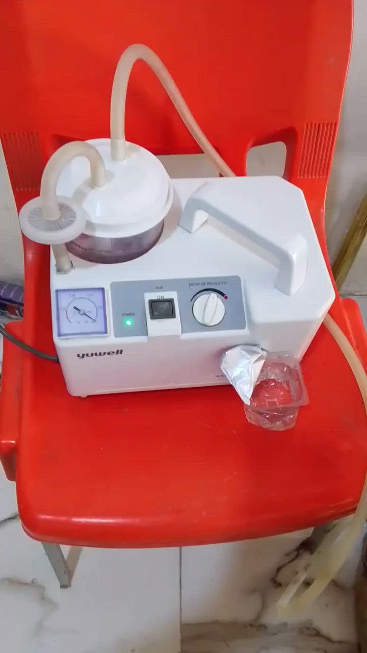 📢 للبيع جهاز  سكر شفط البلغم والسوائل الطبي Yuwell مستعمل
🔹 جهاز شفط طبي من شركة Yuwell المعروفة. 🔹 مناسب للمنازل والعيادات ورعاية المرضى. 🔹 يعمل بكفاءة عالية مع إمكانية التحكم بقوة الشفط. 🔹 بحالة جيدة ومجرب ويعمل بصورة ممتازة. 🔹 يحتوي على خزان تجميع وأنابيب الشفط كما موضح بالصور. 🔹 سهل الحمل والاستخدام.  للاستفسار الاتصال على الرقم ***********
