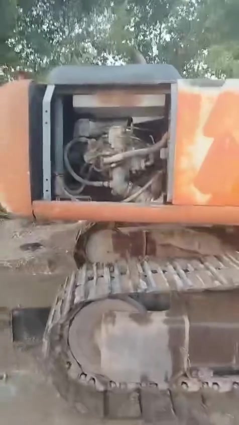 سلام عليكم حفاره للبيع موديل ٩٨ مكينه ومضخه مكفولات كفاله من الفطر سنويه جديده لحد ٢٨شرط تحويل مكاني ميسان الكحلاء لاستفسار وسعر ***********
