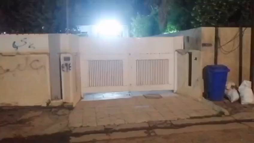 السلام عليكم بيت لبيع في العامريه حي الاقتصادين السعر مليونين و250 المتر الواحد 
*********** مصطفى الحمداني نستقبل جميع العروض
