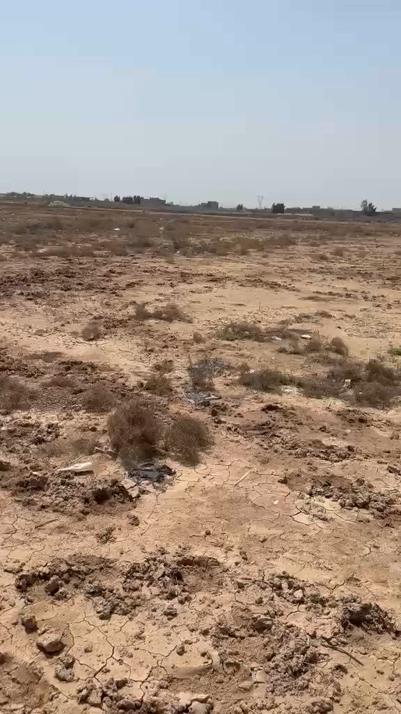 السلام عليكم يوجد لدينا تلاثه قطع للبيع بشارع مطعم الجواد شراي ينتصل بل خدمه رقمي***********
