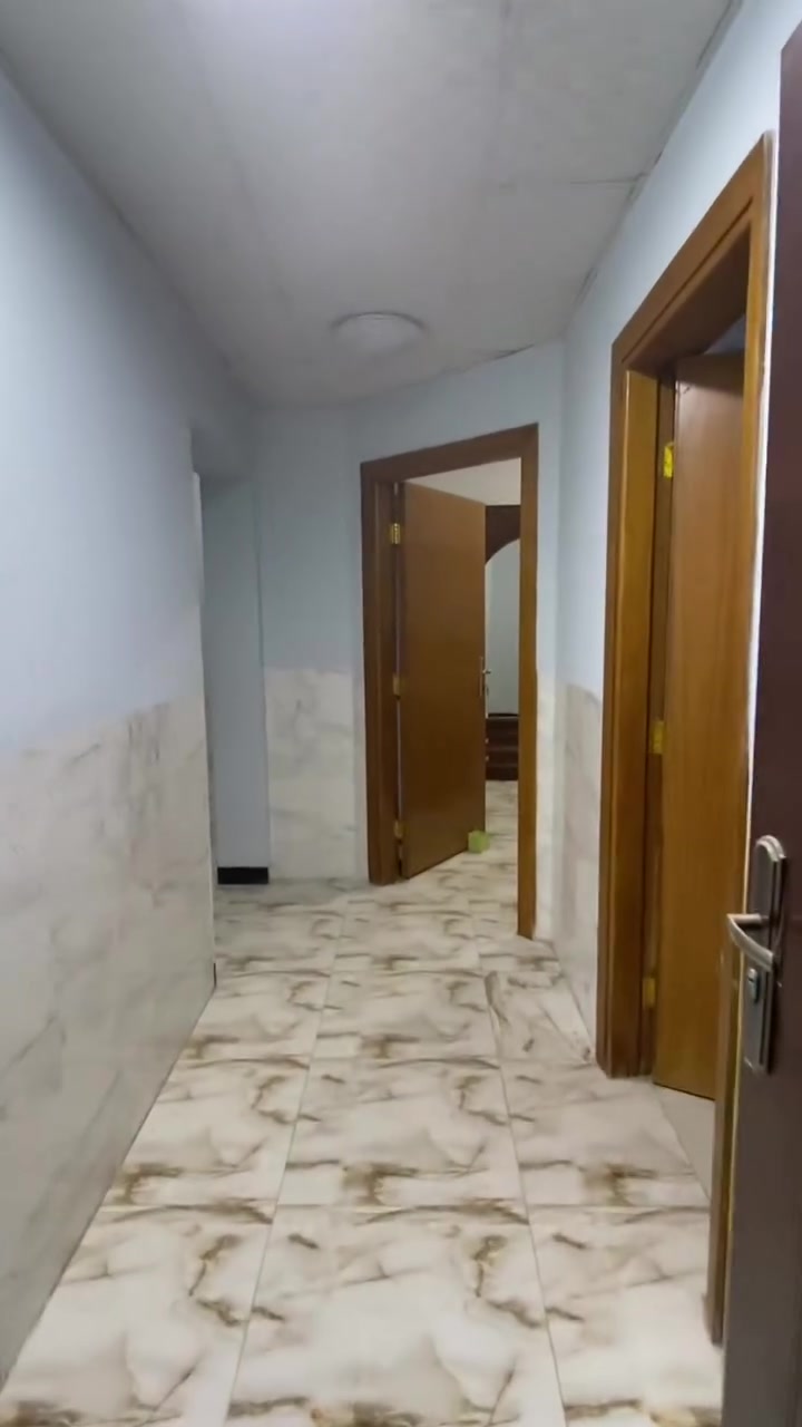 شقة للبيع بالمحيط الكاظمية منطقة بستان سعيد  بالطابق الرابع سند ٢٥ طابو زراعي صرف مساحة ٧٢م  غرفة نوم مؤثثة وصاله ومطبخ مؤثث بكاونتر يوجد مصعد وخط انترينت الاتصال بالرقم ***********

