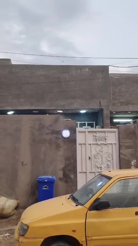 بيت للبيع مساحه 100م 5*20 زراعي 
منطقه المشتل نهايه شارع المدارس كاع سلطان 
منطقه كامل خدمات ارصفه تبليط مجاري كهرباء 
***********
