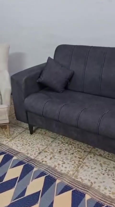 تخم 12مقعد اخو الجديد سعره 325 وبي مجال العنوان بغداد ***********
