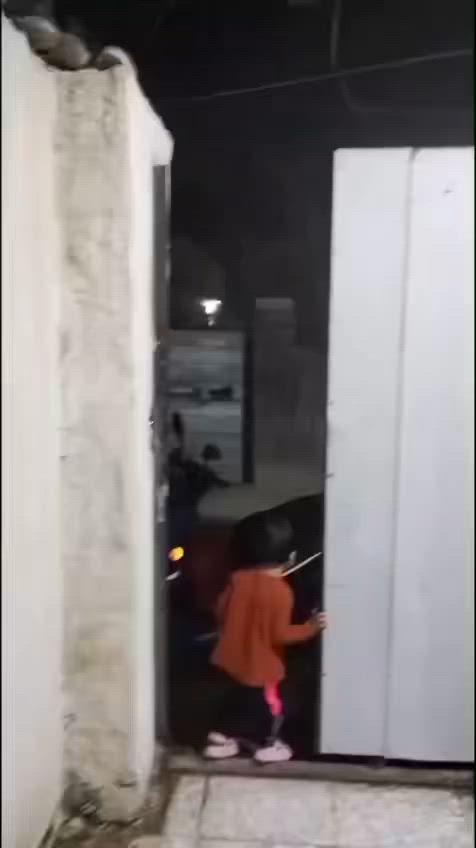 دار للبيع مساحة ٥٠ متر قاطين كامل مابي كل نقص طابو زراعي سند ٢٥ وكالة ام الصوره العنوان الزعفرانية شارع الكهرباء شارع المصري قريب عل شارع العام للاستفسار اتصال ***********
