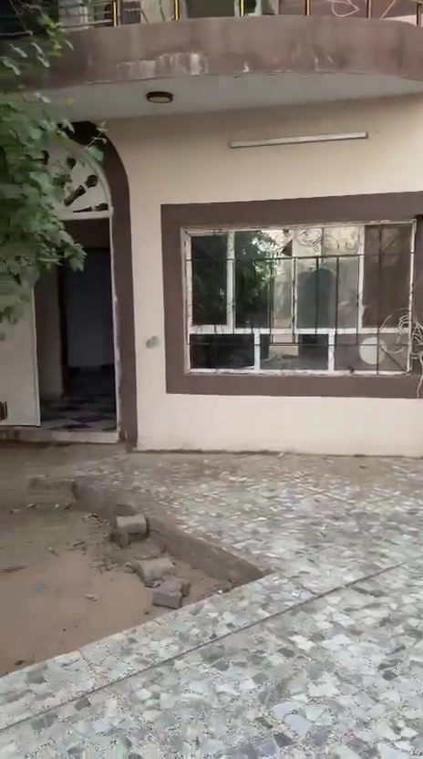 لل يجار لل يجار لل يجار 
بيت في حي عدن 
مكتب السالم 
***********
