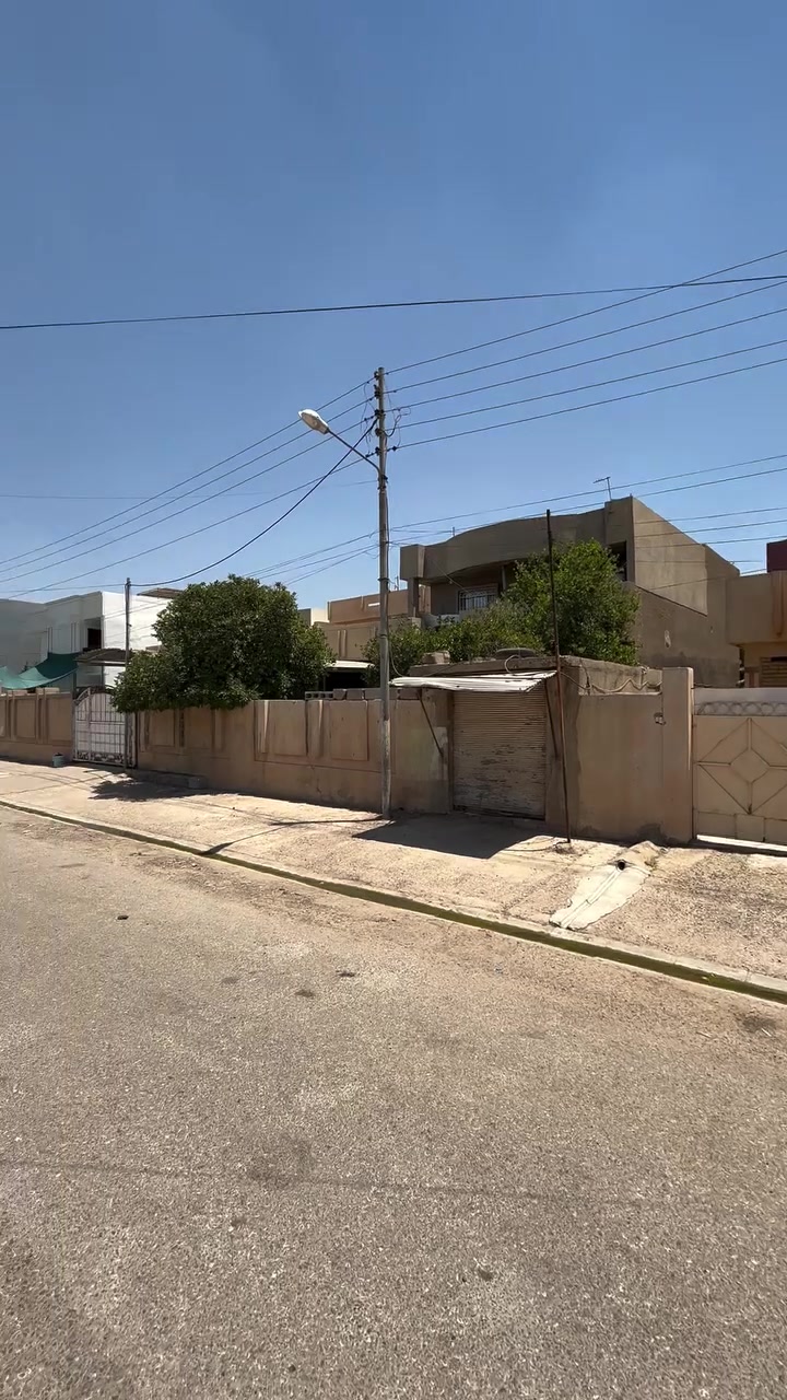 دار للبيع 325 متر حي الواسطي خلف مول المتوكل.           ***********.
