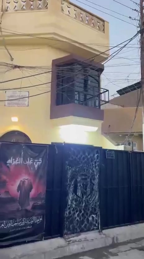 السلام عليكم. ..
دار للبيع حي الرئاسه قرب جامع النقيب  الهياكل 
المساحه 75 الواجهه 7.5 النزال 10
الطابق الاول / استقبال /مطبخ / صاله/ حمام وتواليت عدد 2 
الطابق الثاني / غرفه نوم عدد 2  حمام وتواليت / سطح اول / سطح ثاني 
الحياطين مستقله وغير مشتركه 
البيت نظيف جدا جدا جدا 
للاستفسار الاتصال على الرقم ***********
