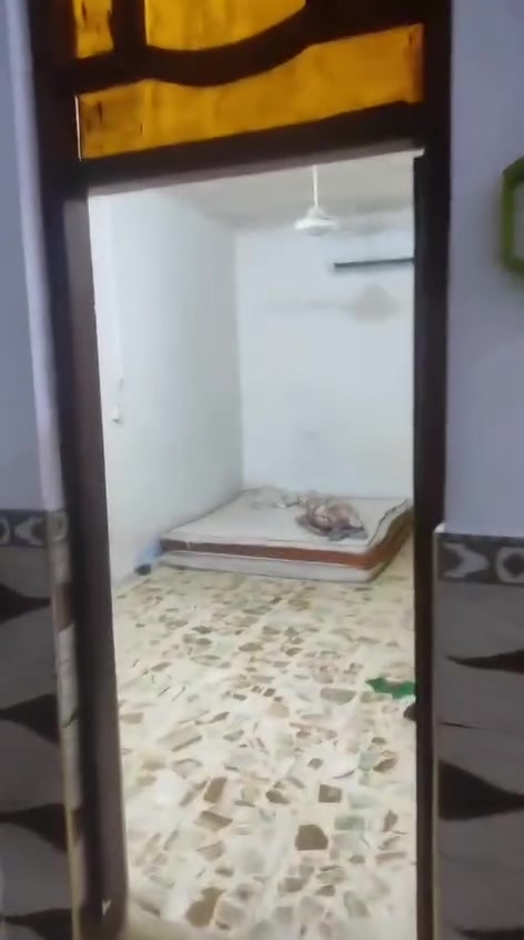 دار للبيع حي الشهداء مقابل جامعة الإمام الصادق غرفتين وصالة واستقبال ومطبخ وطرمه جبيره بيت نضيف السعر ٩٠  ***********
