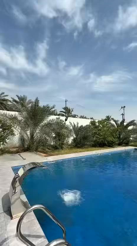الملكي  للأيجار اليومي في سلمان باك المدائن 📍
مزرعة للاستجمام والترفيه 😌✌🏻
المزرعة مجهزة بالكامل ماعليك بس تجيب اهلك واحبابك وتجي تتونس ❤️
المزرعة تحتوي على:-
• مسبح مع نظام فلترة🏊‍♂️
•كرسي سباحة⛱️
•كراج خاص للمركبات🚙
• المزرعة مكيفة بالكامل 24 ساعة🥶 
• مطبخ مجهز بالكامل 🍳 
•مكان مخصص للشواء🍖
•انترنيت 4G على مدار24 ساعة🛜
• العاب اطفال مراجيح وقفاز وزحليگة 🛝
• العاب ترفيهية بلياردو،فيشة، ورق،دومنة،طاولي ♦️♣️ 
• ⁠غرفة نوم موؤثثة بالكامل🛏️
• ⁠صالة كبيرة مكيفة بالكامل🏠
• ⁠صحيات ذات نظافة عالية🚽
المزرعة تعمل بنظام الشفتات ⏰
***********
