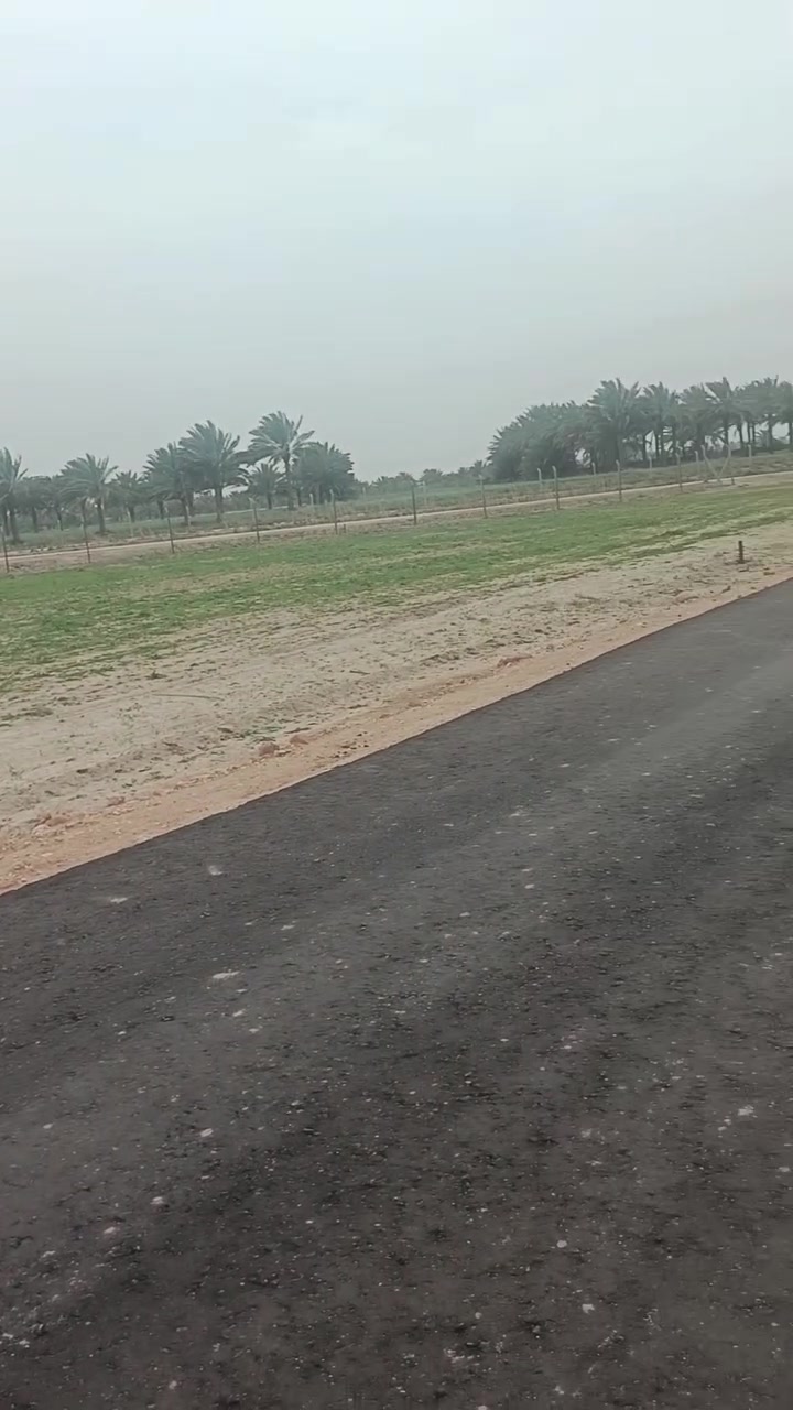 سلام عليكم شباب قطعه راض للبيع طابو زراعي سند ٢٥ تحويل مباشر بسم المشتري متوفره كافت الخدمات ماء وكهرباء وتبليط العنوان حله قرب سيده شريفه أخون المكان جدآ جدآ مرتب تصلح سكن تصلح مزرعه التفاصيل أكثر انتصل أو مراسله عل هاي صفحه ***********
