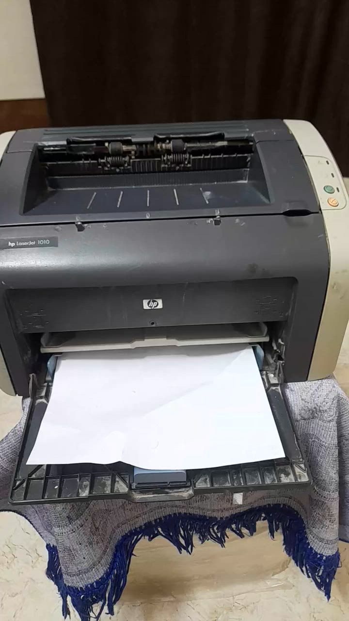 طابعه HP 1010 للبيع شغاله طباعه من
الحاسبه فقط اسود وابيض + فرص تعريف
المكان بغداد المحمودية 
السعر 65 وبيها مجال بسيط 
هاتف ***********
 ***********
