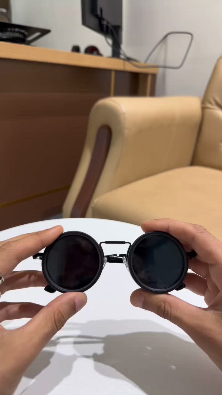 🕶️⚙️ إطلالة استثنائية لعشاق التميز!
نظارة ND Vario الدائرية بتصميم ستيم بانك عصري وتفاصيل ميكانيكية فريدة 😎

إطار معدني متين، أذرع مرنة، وراحة طوال اليوم ✨

تجي ويا حافظة صلبة للحماية 🎁

خلي ستايلك يحكي عنك! 🔥

توصيل لكي العراق 
#smart_beit


**إذا كنت صاحب هذا الإعلان وتريد حذفه لأي سبب، رجاءا أرسل رسالة إلى الدعم الفني**