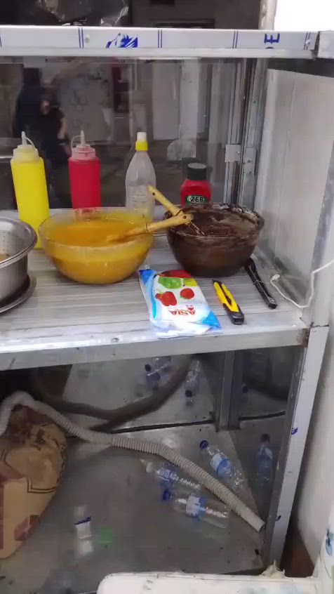 اغراض مطعم للبيع 
قناني غاز
فاترينا 
ميز 
طباخ فلافل و همبركر و فنكر
طباخ ابو عيون ثنين
عارضه عامودية
سنك 
كراسي ٤ مع ميز طعام
مبرده
رفوف 
 للتواصل على الخاص او على الرقم 
***********
