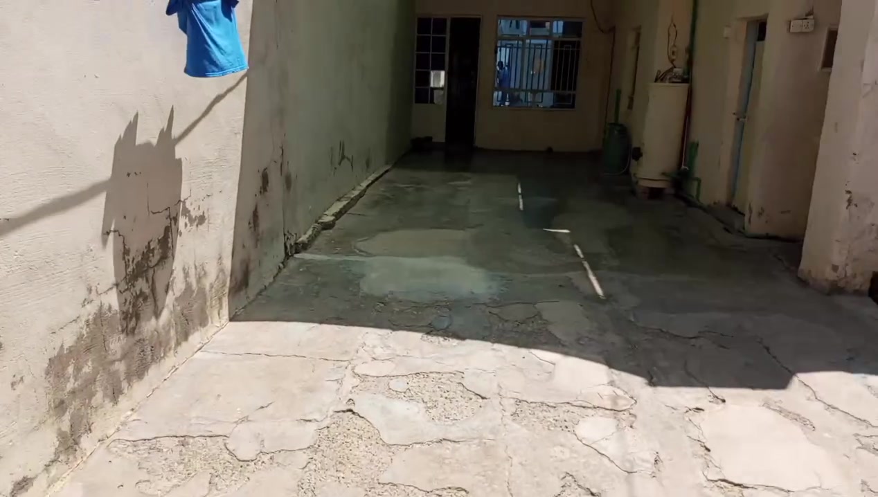 بيت للبيع بل عروبه مقابيل مدرسه 170متر ***********
