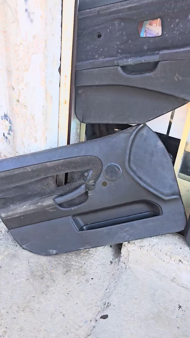 سلام عليكم 
ادوات BMW E36 
موصل صناعه الكرامه 
توصيل متوفر 
***********
٠٦٥١٥٠٨٠٠٦٥
اتصال ماسنجر واتس اب متواجد
