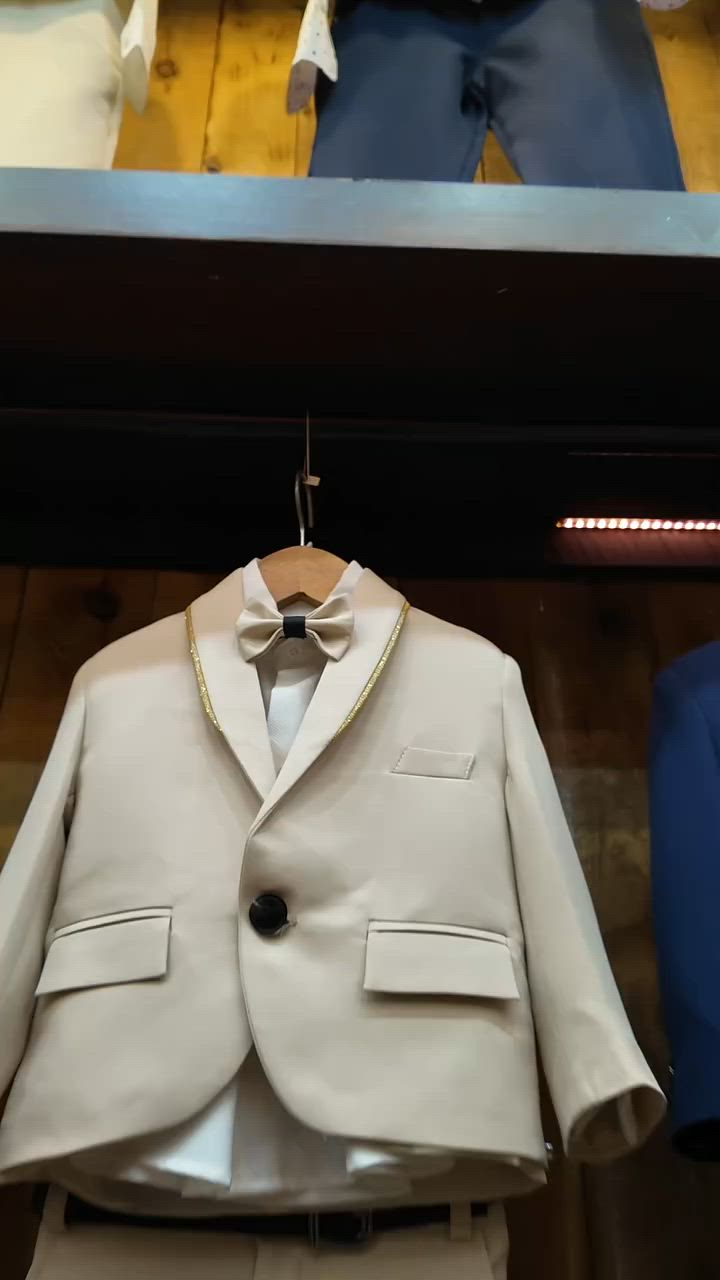 بدلة القيصر 🤵‍♂️
#ملابس_أطفال


**إذا كنت صاحب هذا الإعلان وتريد حذفه لأي سبب، رجاءا أرسل رسالة إلى الدعم الفني**