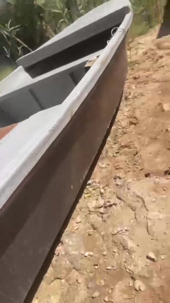 بلم للبع في واسط النعمانيه طوله ٥مترات ونص ما مستخدم ابد جديد الشراي يتصل على هاذه الرقم ***********
