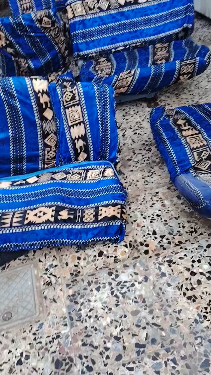***********
