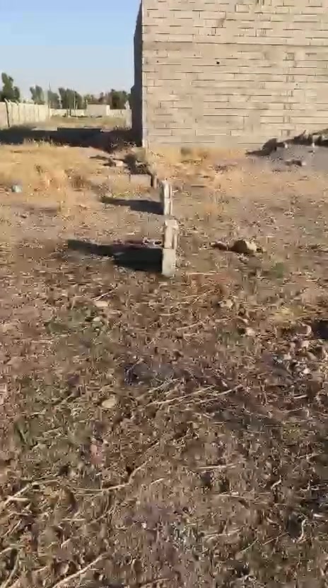 قطعه للبيع مساحتها  150 متر واجهه13 مربع   قرب نقطه الحشد سعره 10 وبيها مجال بيع مستعجل والشراي يتصل على هذا الرقم ***********
