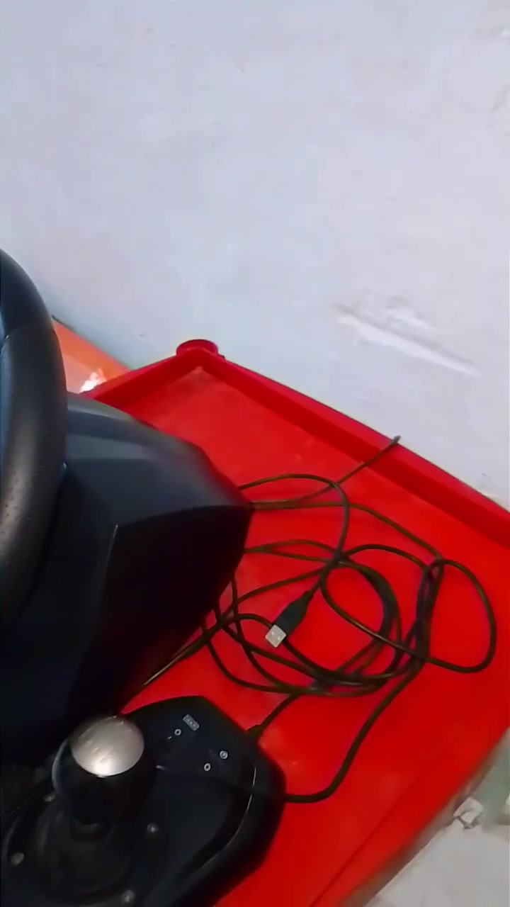 سلام عليكم جهاز بلي 4للبيع
جهاز بلي 4 نضيف كلش لوك ستيكر  ماشايف اتصليح

كامل ملحقات ماعدا كارتونته +جوستكات عدد2اصليات
قرص جي تي اي
قرص سبايدر مان من مارفل
دركسون نضيف كلشش
كامل ملحقاته مثل مموضح بل فديو
السعر الكولي 375
العنوان ناصريه رقم الهاتف ***********
