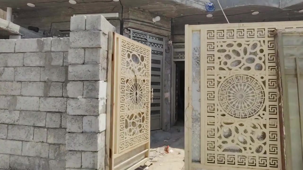 سلام عليكم بيت لبيع مساحه 180 متر جبه 9 ونزال 20 بيت كامل من جوه وطابق ثاني هيكل حي نصر ثانيه ستفسار ***********
