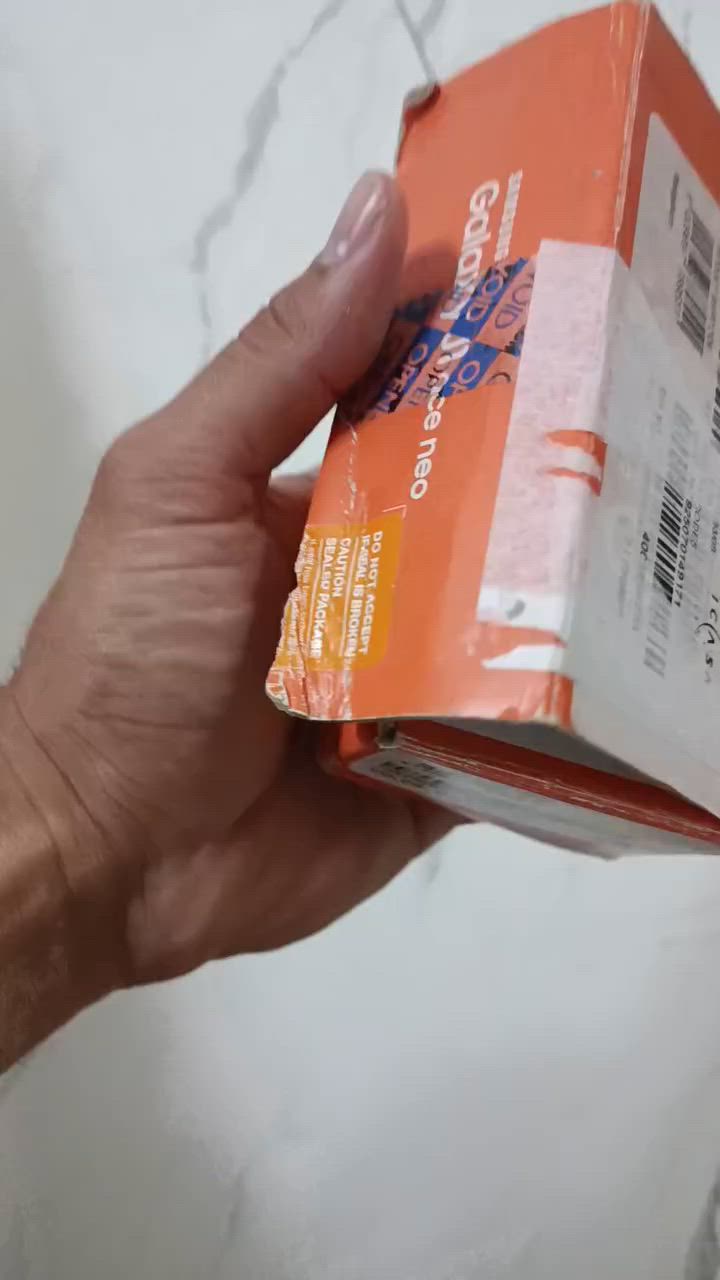 سامسونج J1 اصلي بلواصق فقط كارتون ويا لغه عربيه فقط سيم ما شتغل  السعر 35 الف نهايته


**إذا كنت صاحب هذا الإعلان وتريد حذفه لأي سبب، رجاءا أرسل رسالة إلى الدعم الفني**