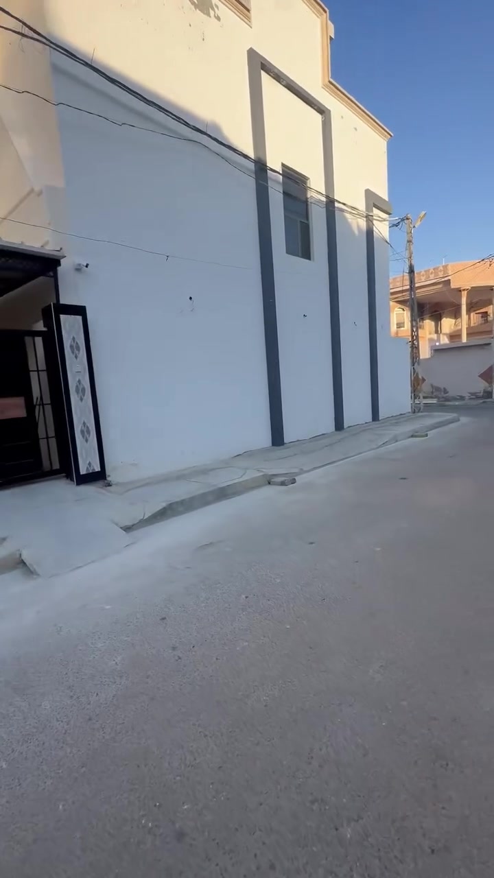 للبيع
مشتمل في حي نزال مربع الكبيسات
بلقرب من مطعم حجي حسين
مساحه 128متر
نظيف جداً من داخل 
3 غرف نوم
شارع 10متر تبليط وخدمات 
السعر160 مليون قابل للتفاوض 
 
الاتصال على ***********
