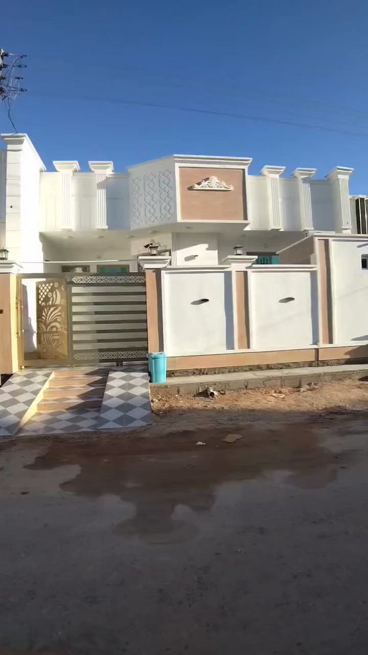 دار للبيع في نزلة الشراع قريب على السوق الخمسة كيلو المساحة ٢٠٠ متر مربع بناء حديث طابو صرف كما مبين في الفديو الاتصال على الرقم *********** السعر على الخاص ويقبل مراوس بالرمادي او بالتائيم او ٨ شباط
