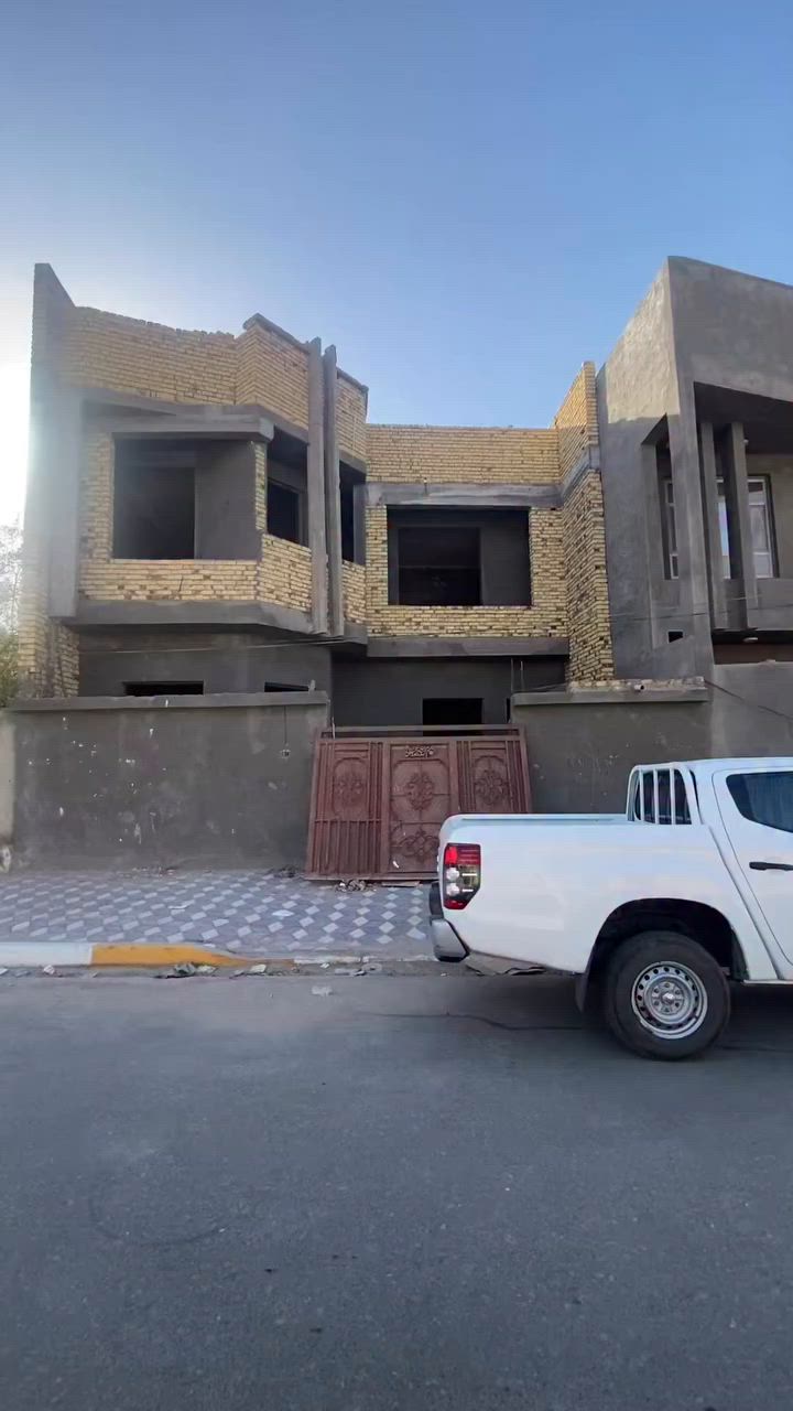 للبيع بيت بالرميثة وتحديدا بالجديدة مساحتة 200 متر طابقين البيت تفاصلية موجودة بالفيدو على شارع20 قريب عل شارع 30 كافة الخدمات يمة للاستفسار ***********
