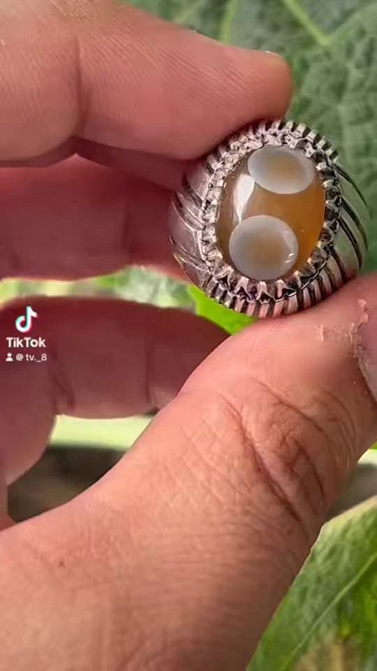 السلام عليكم/ سليماني هندي قديم 
صياغه يدويه  صلاح بنبع قياسه٢٢
سعره ١٥٥ 
يوجد توصيل لجميع المحافظات 
***********
