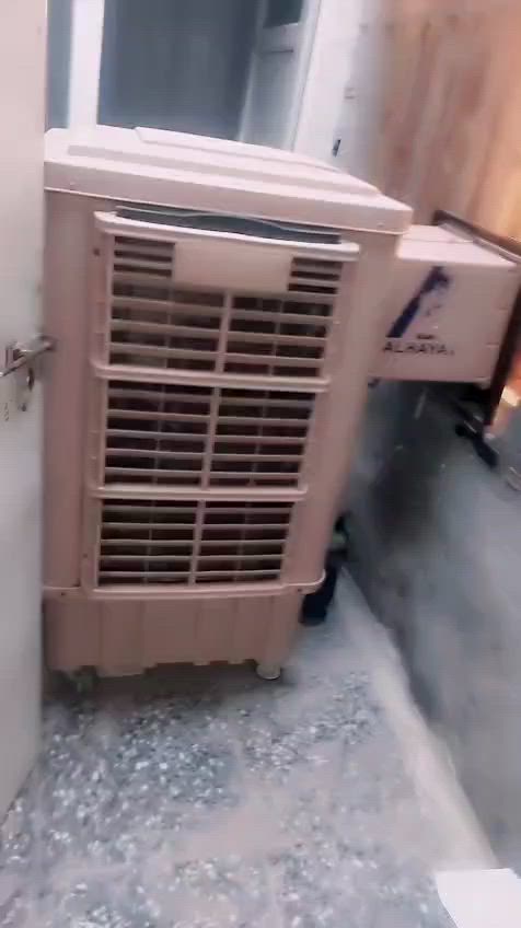 مبرده شركة الحياة الاصليه مستخدمه قليل ونضيفه جدآ السعر 200 /رقم الهاتف***********
