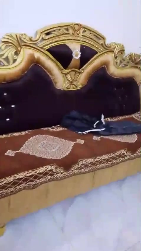 تخم 18 مقعد ضخم سعر 800 وبي مجال بي اضرار بسيطه مكان بغداد المدائن 
*********** وبي واتس اب
