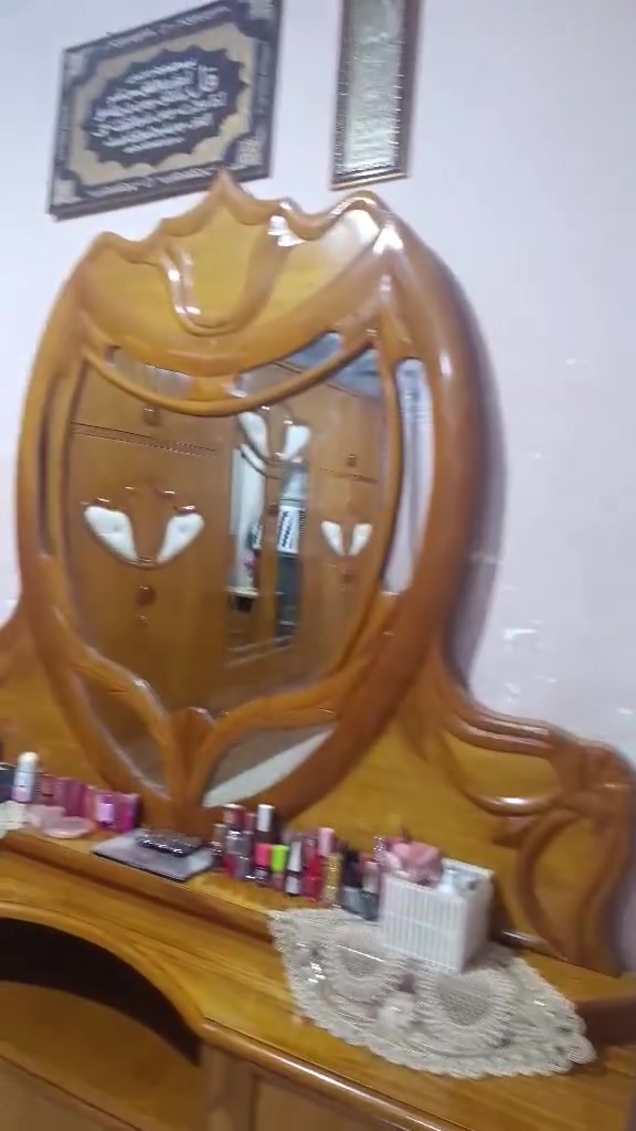 غرفه تسكام صاج داخل وخارج ام السته طابقين ظهر جرجوبه نقش بورمي الغرفه جديده نظافه 99/100 استعمال 6أشهر 5ملم مكاني محاويل للاتصال ع الرقم ***********
