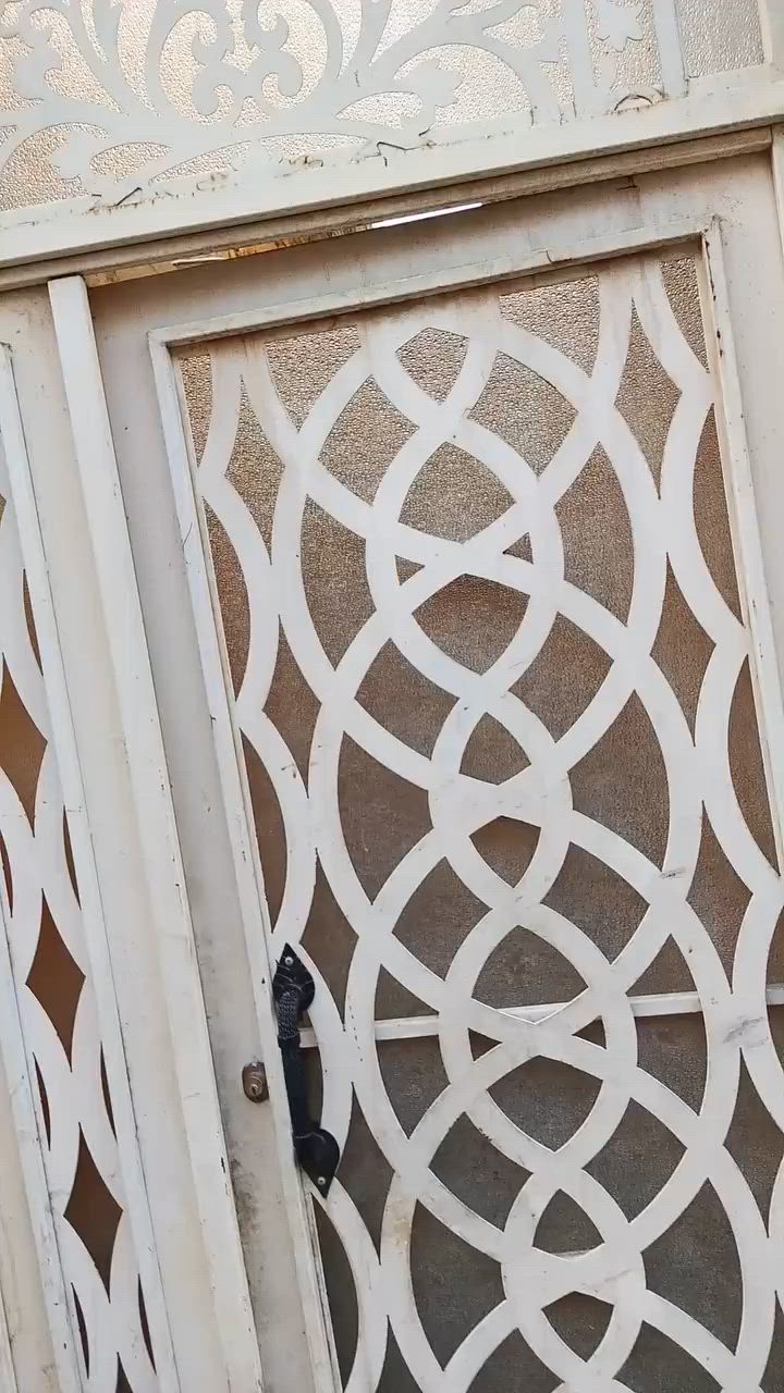 نصف قطعه خلفيه ٧٢ متر ترميم جديد كاشي ومي وكهرباء جديد مسوي موقعها اول بيت بعد العماره الي ع الشارع العام قطاع ٧٦ مقابيل ٣٣ مقابيل جامع الامام المهدي سعرها ٧٥ موجوده بالتعليقات الاتصال ‏‪***********‬‏
