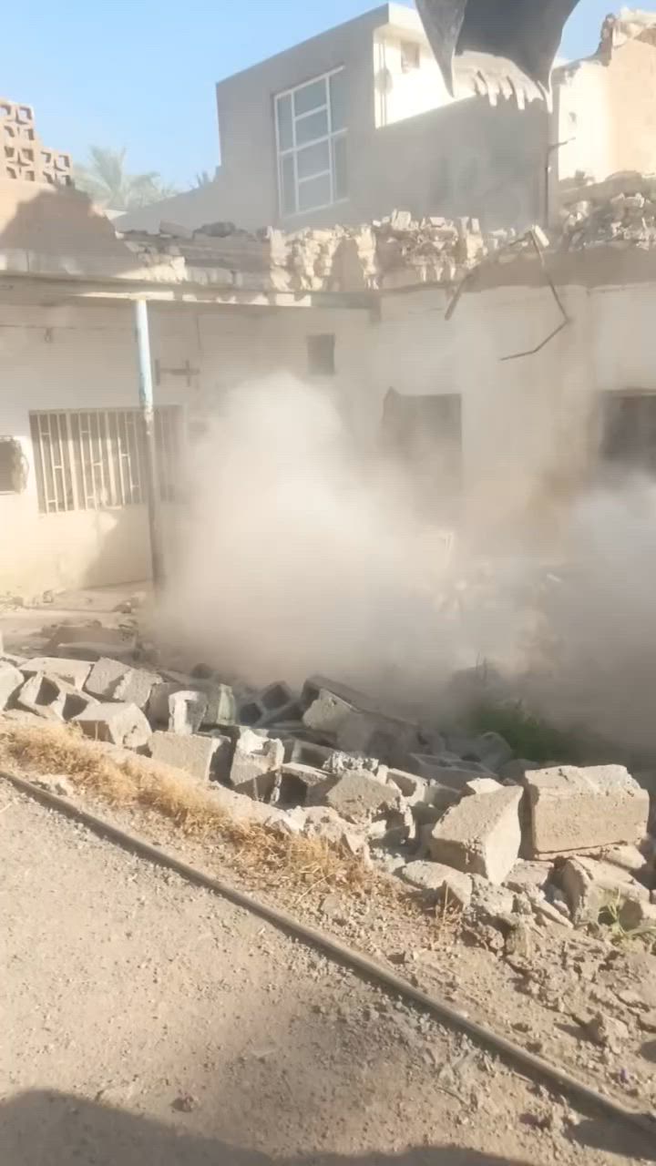 تفليش الدور والمباني القديمة  ورفع الانقاض وتعديل الارضيه بمواده مااخذ فلوس في جميع مناطق ديالى  الاتصال على الرقم ***********و***********
