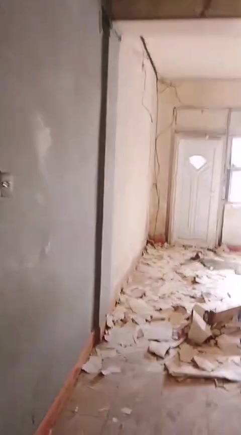 السلام عليكم ورحمة كادر صباغين طلس وصبغ وكافه الديكورات داخلي وخارجي واتس *********** وفوان
