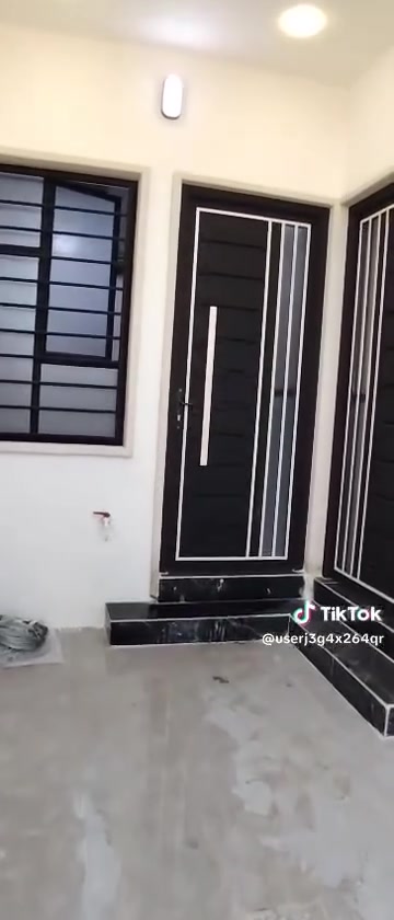 بيت للبيع موصل حي الانتصار شارع 30 قريب على قريب على اسواق حسام البيت صاير على شارع 20 تبليط جديد خدمات كامله مساحه 110 متر طابق ونص ملك صرف سند طابو الزهور البيت فارق زيرو ما مسكون استلام فوري السعر والاستفسار الاتصال على هذا الرقم مكتب ابو خالد للعقار شارع 60 مقابل سنتر الانتصار اكثر استفسار الاتصال على الارقام التاليه ***********رقم***********
