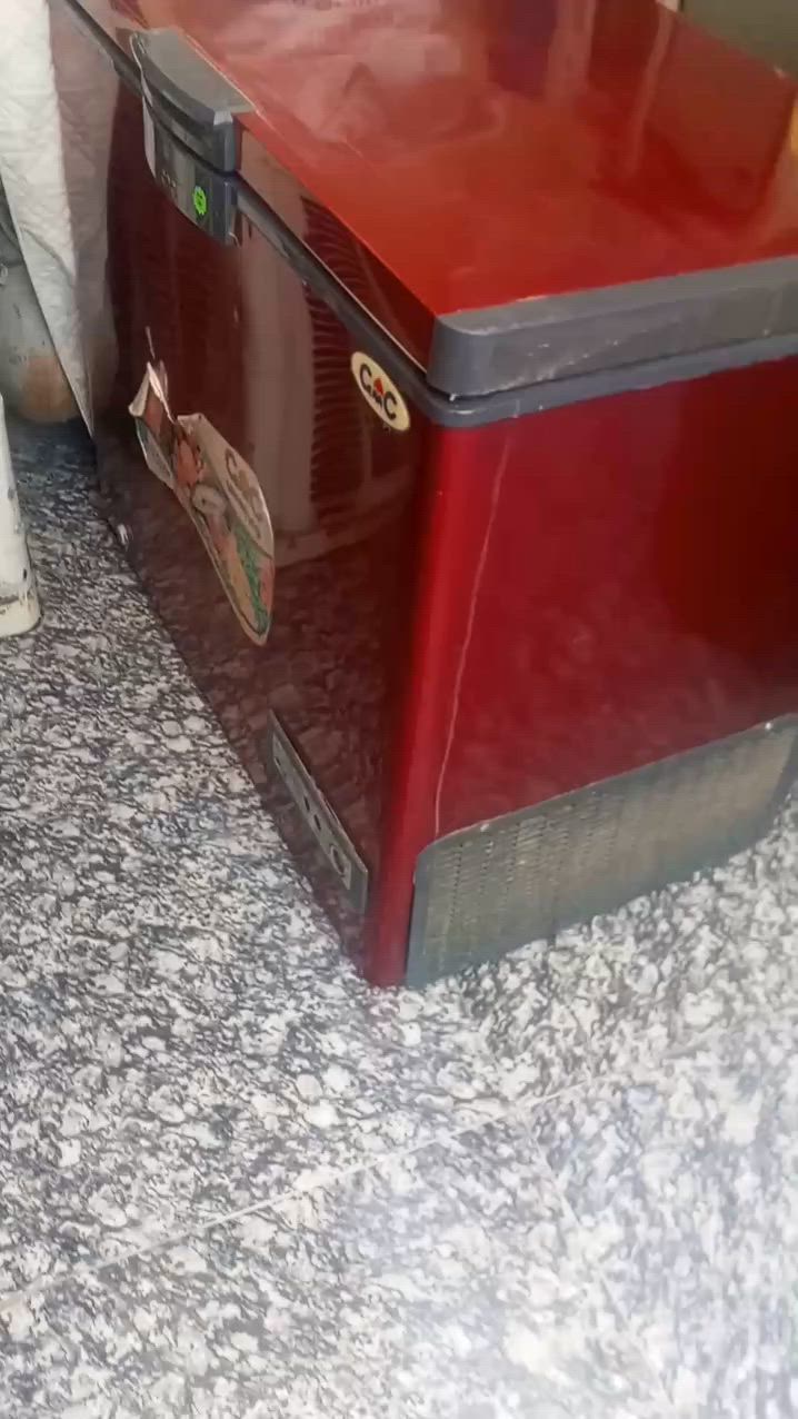 سلام وعليكم مجمده البيع شغاله وخير من الله سعر 150وبيها مجال ***********رقمي وبي وتساب
