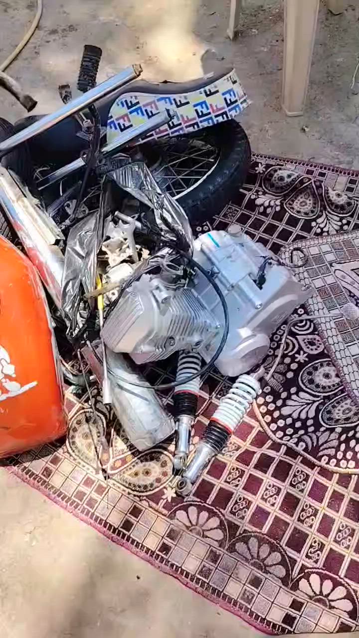 سلام عليكم شباب دراجه لبيع شوفت عينك بس جيب شاصي وشد المكينه متياز مبدل بيه ولفات وبيه علسه بل نمر يعني شغاله وتمشي الشراي يجي خاص لوتي اطلع كبل


**إذا كنت صاحب هذا الإعلان وتريد حذفه لأي سبب، رجاءا أرسل رسالة إلى الدعم الفني**