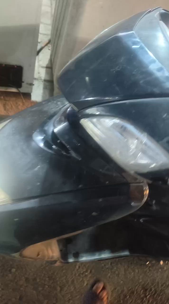 للبيع سكنس كهربائيات شغاله باتري جديد  الدراجه عاطله سعر ٢٠٠ وبيها مجال حك الجيه مدينه الصدر ***********
