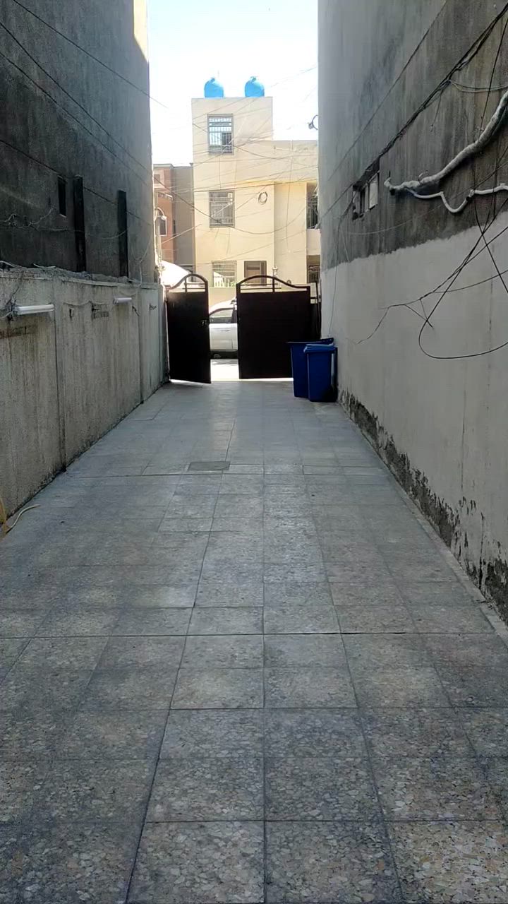 شقه للايجار طابق اول الاعظميه منطقه الاخطل تحتوي على 3 غرف نوم وصاله ومطبخ وخدمات.. للاستفسار ***********
