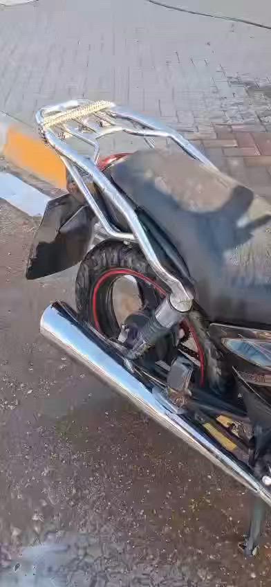 سلام عليكم دراجه للبيع MZناصي دبل صلنصه محرك 223 موديل 22 دراجه نضيفه حيل السعر اتصل ***********
