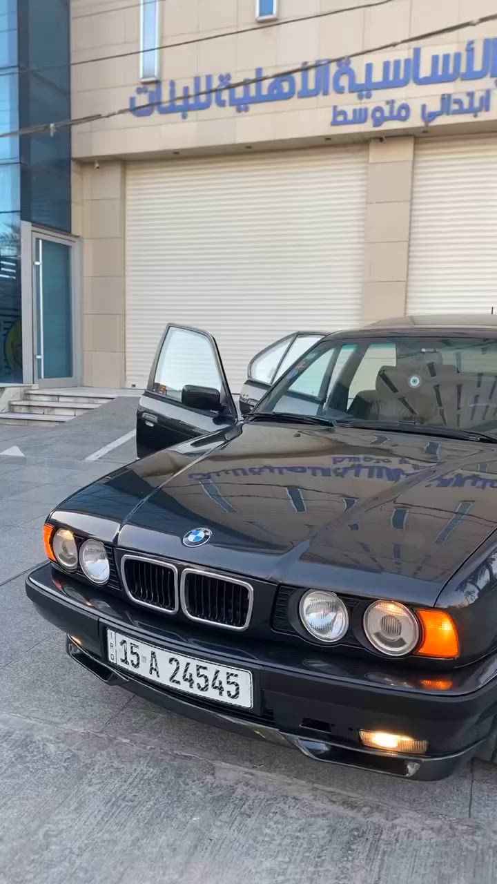 السلام عليكم 
للبيع Bmw540 
موديل ٩٤ رقم دولي تحويل مباشر هزه وارقام جدد
سياره اصل ٤٠ بليته وسنويه  وقبل كل الي راح اذكره سياره على ايدي صارلها ١٥ سنه مصبوغه ٣ قطع سياره ممعمره ولا مفتوحه بيها قطعه على وضع الشركه و٥٤٠ غنيه عن التعريف ترايك شرط مفتوح ٢٦٠  
موصفات 
ديل ايرباك دبل كمبيوتر دبل جكمجه 
سلايد رووف طكتين 
داخل جلد كاريتر بالكارتون بدون اي زلغ كراسي كهرباء ٨ حركات
بطاين جلد اسود صاج ملكي جدد لوك
برده خلفيه كهرباء 
تليفون ومنضمومه سيدي جنجنر بلاديه
ABC خفاش
جام كهرباء 
مري كهرباء 
لد داخلي ليلي
لايت زنون اصلي ضوء كلش قوي 
سنتر لوك bmw  
سياره امانه الله اعجز عن وصفها وبالعافيه على الياخذها من قوه وشكل   
ويل بروك اصلي وتخم تاير جديد 
السعر 115$ وبيها مجال بسيط للشراب واذا تريد بدون الويل يختلف سعرها 
للاستفسار الاتصال على الرقم ***********
مكاني السيديه
